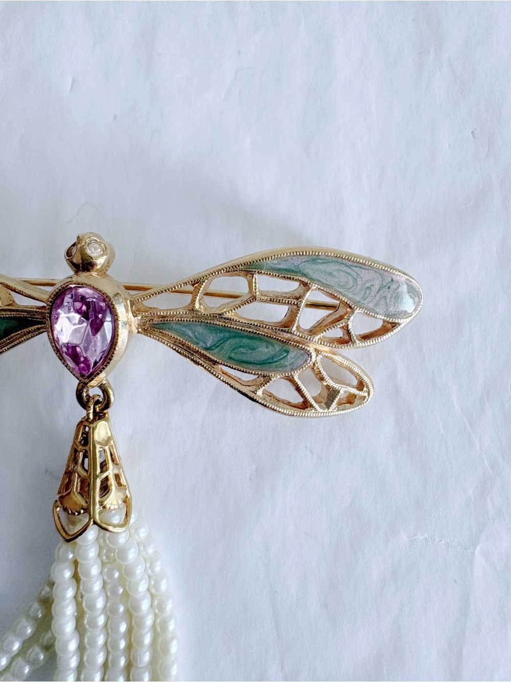 Avon Gold Tone Dragonfly Brooch Green Enamel Wings, Pink Stone & Pearl Tassel - Picture 2 of 8